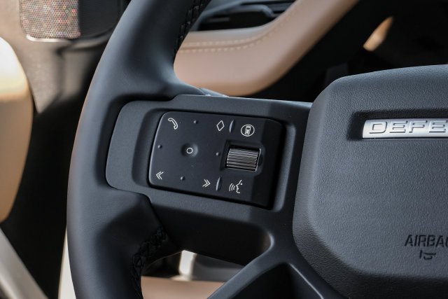 New 2026 Fuji White Land Rover X-Dynamic SE image 23