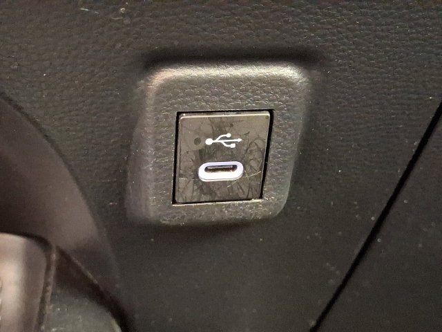 Used 2025  Toyota LE image 28