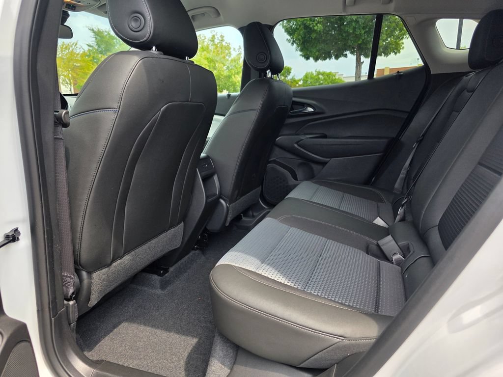 Certified Used 2025 Summit White Chevrolet LT image 27
