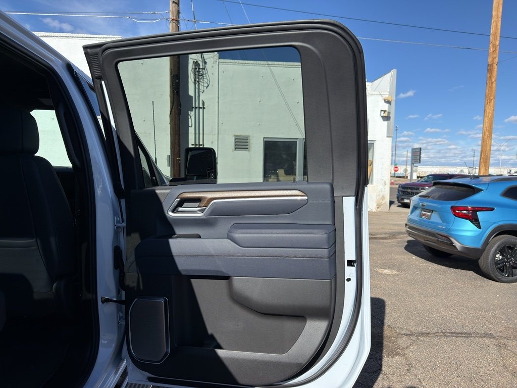 2026 Chevrolet Silverado 2500 HD High Country - Photo 14