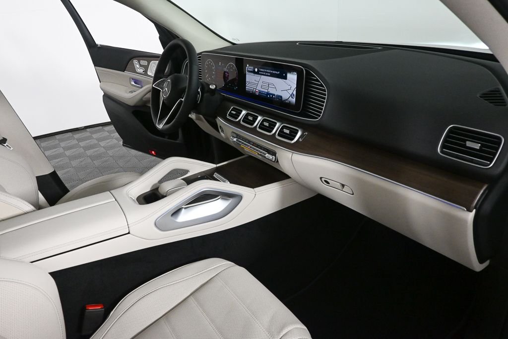 New 2026 Obsidian Black Metallic Mercedes-Benz GLE 450 image 24