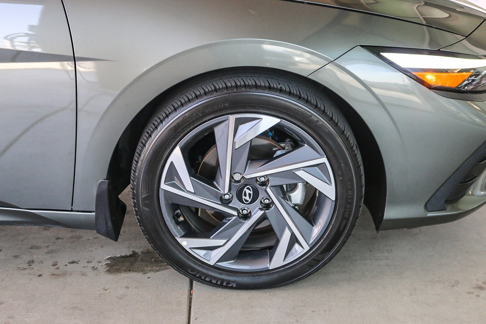 2025 Hyundai Elantra SEL - Photo 12