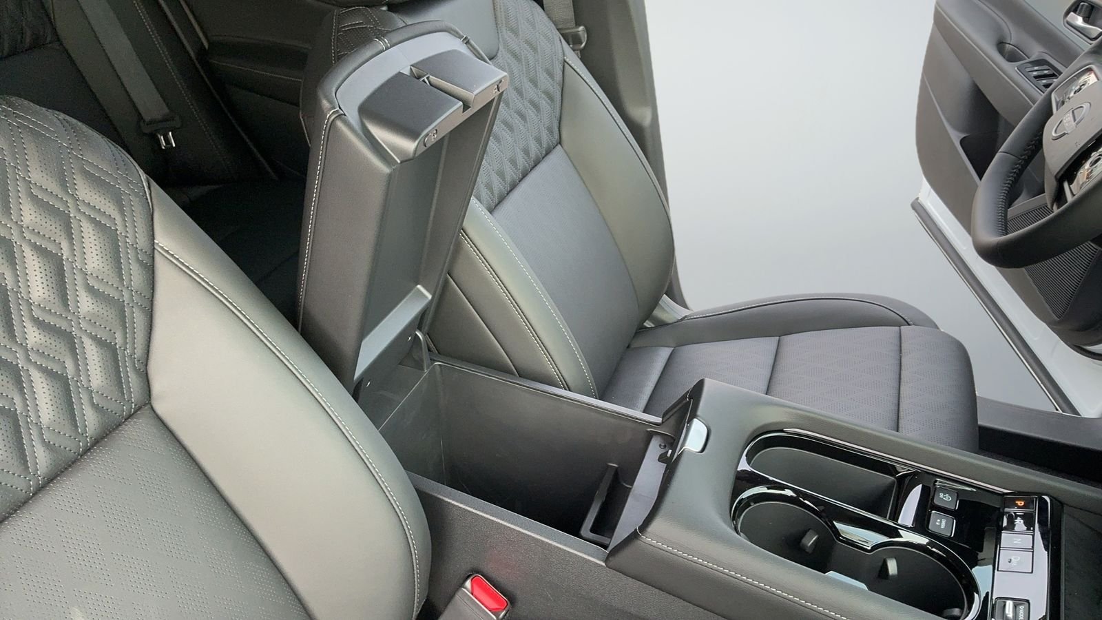 New 2026 White Nissan Platinum image 43