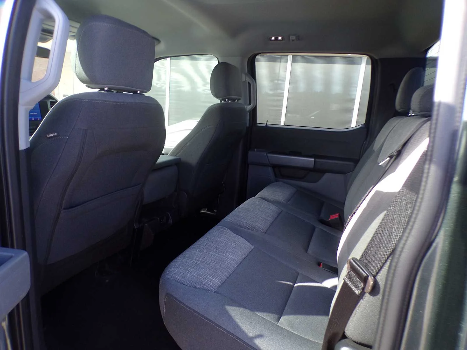Used 2021 Guard Metallic Ford XLT image 9