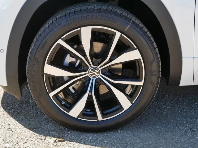 New 2026 White/off-white Volkswagen 2.0T SEL Premium R-Line image 5