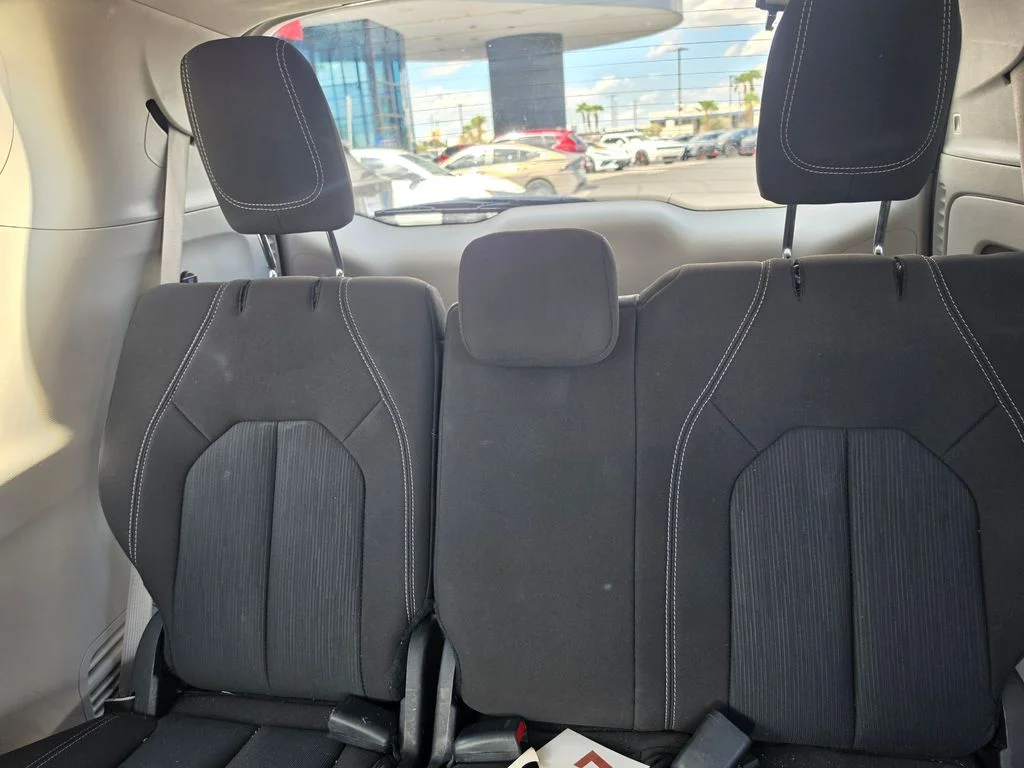 Used 2023 White Chrysler LX image 11