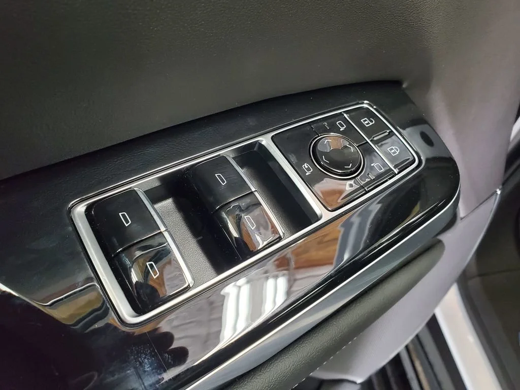 2026 Cadillac Escalade Luxury - Photo 10