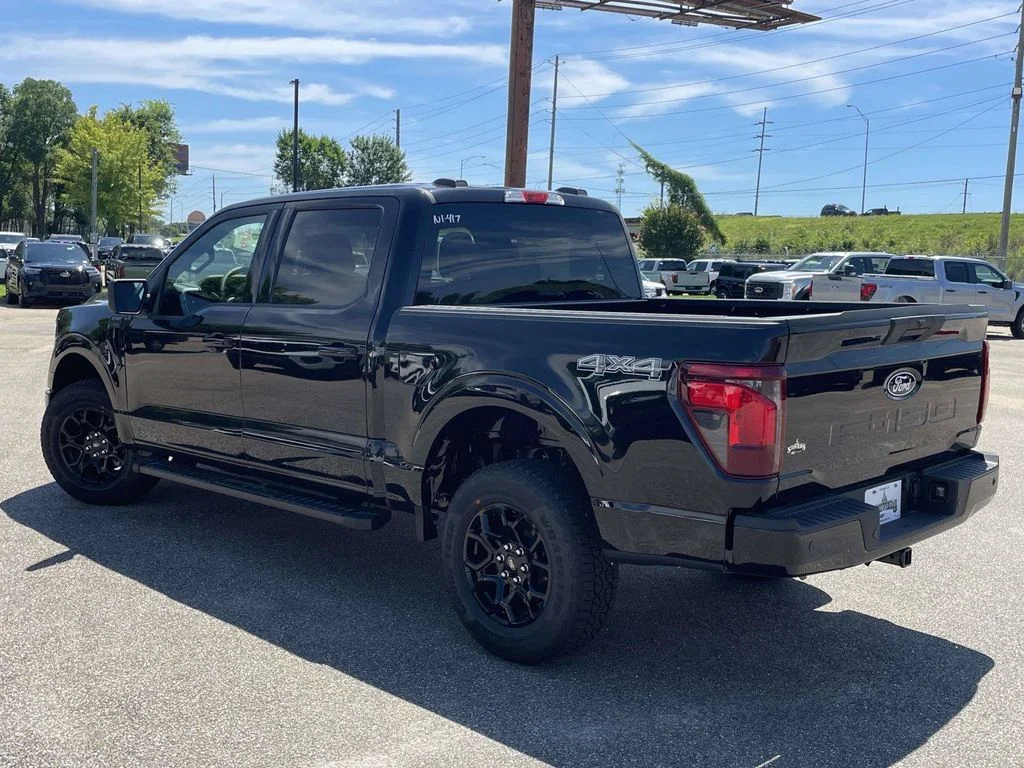 New 2026 Black Ford XLT image 5
