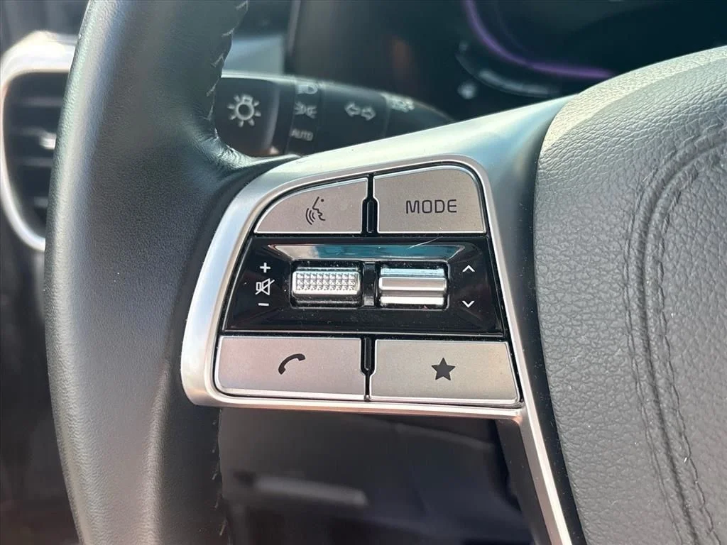 Used 2025 Silver Kia S image 17