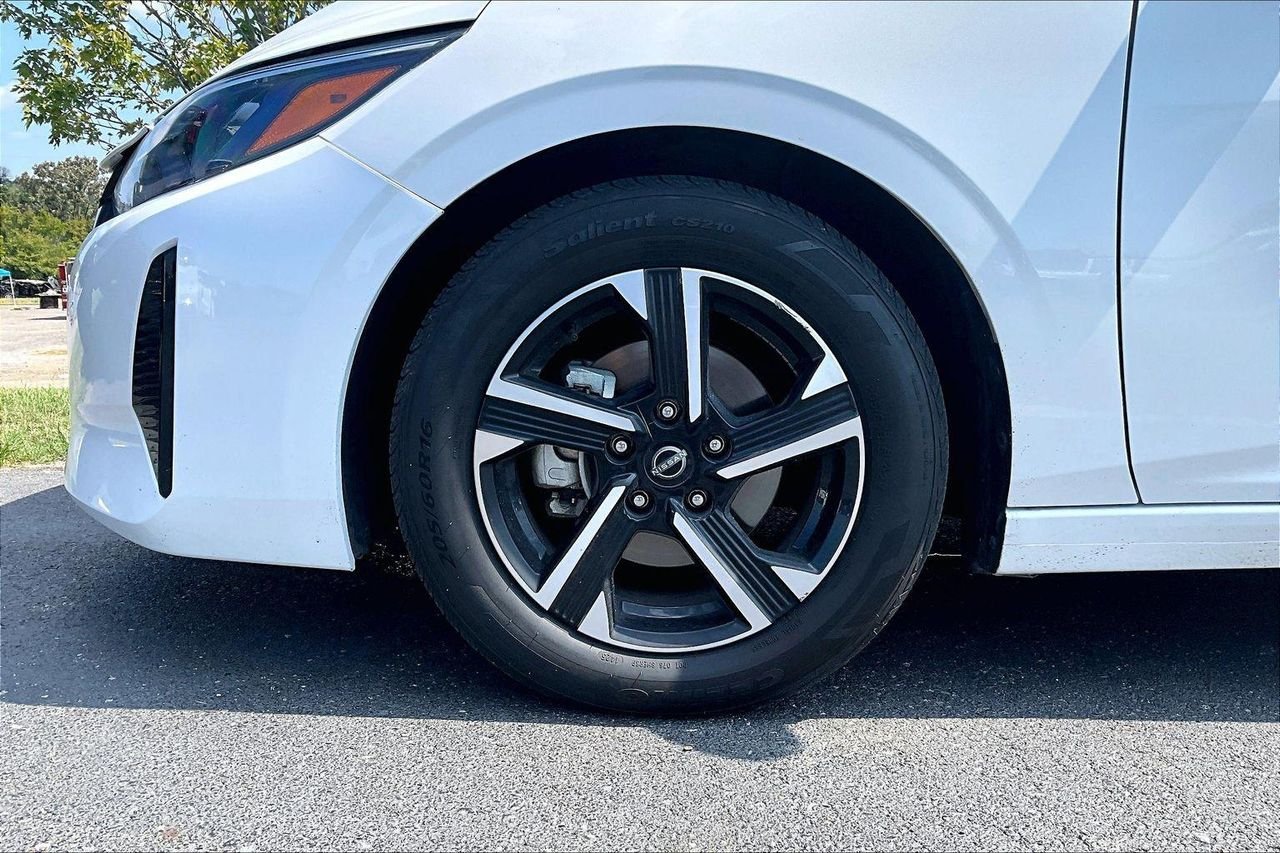 Used 2024 Aspen White Tricoat Nissan SV Xtronic CVT image 2