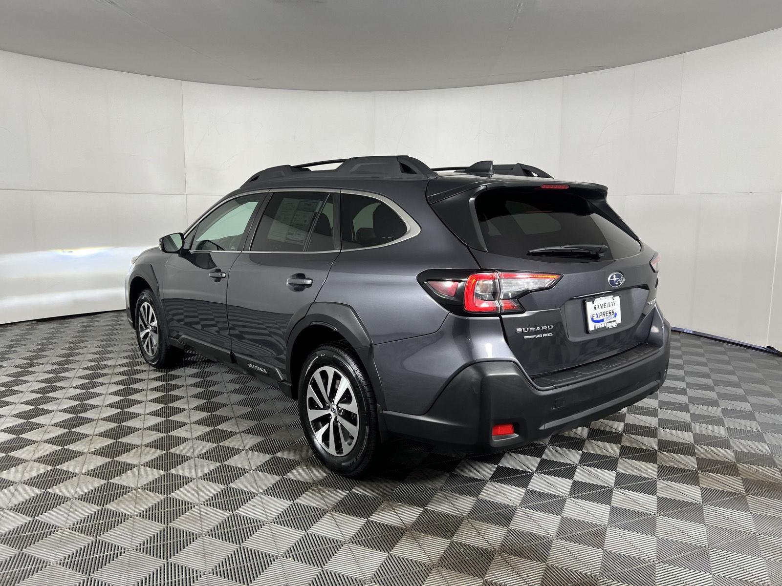 Used 2025 Magnetite Gray Metallic Subaru Premium image 7