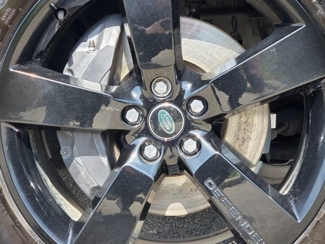 2024 Land Rover Defender SE - Photo 19