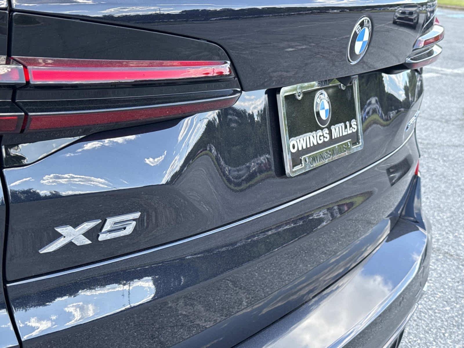 New 2026 Carbon Black Metallic BMW xDrive40i image 11