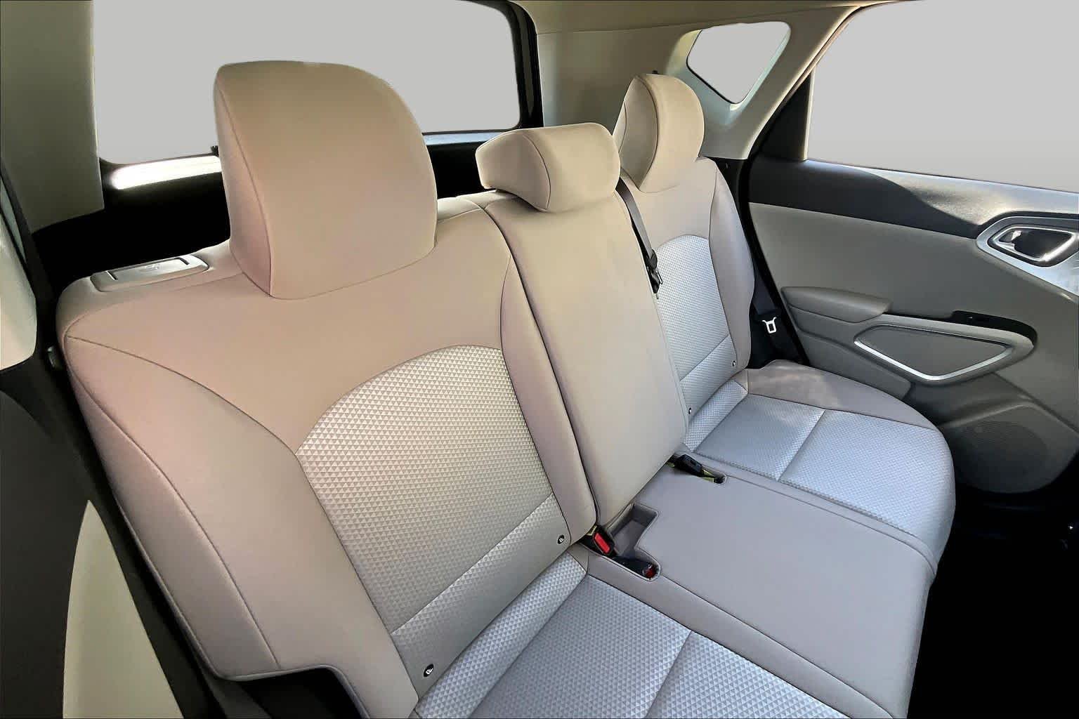 Used 2023 Fusion Black Kia LX image 19