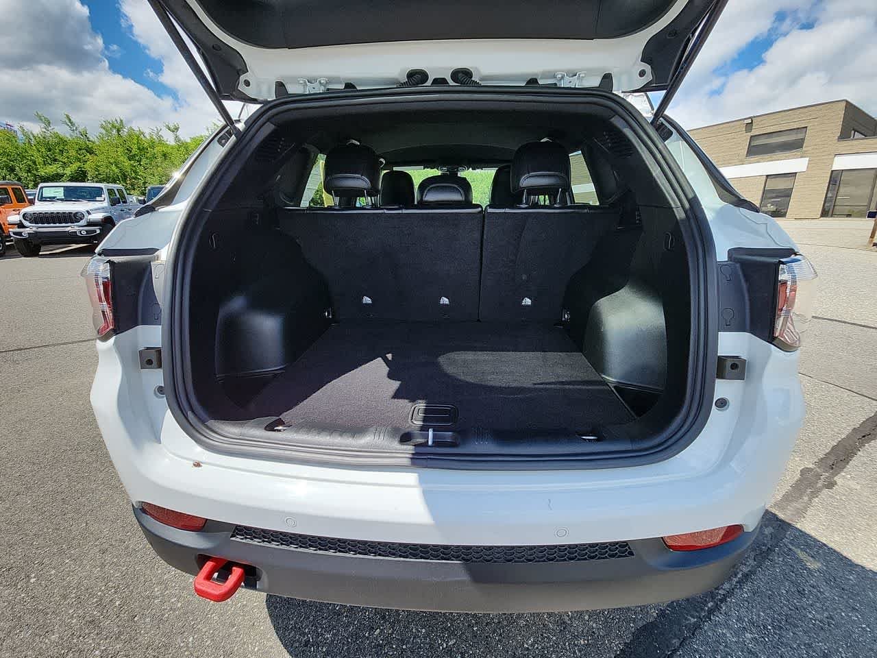 Used 2025 Bright White Clearcoat Jeep Trailhawk image 18