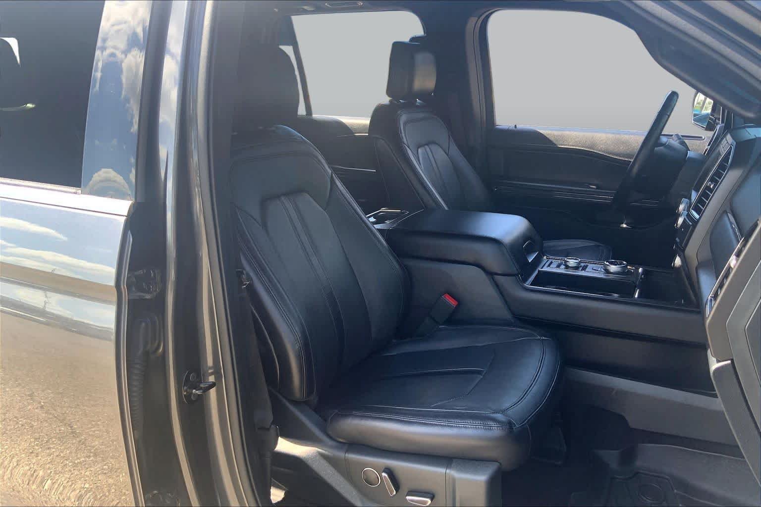 Used 2020 Magnetic Metallic Ford Limited image 9