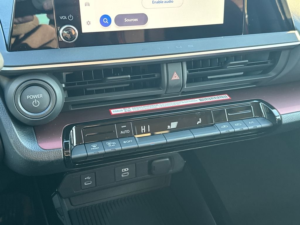 2026 Toyota Prius Plug-in Hybrid SE - Photo 31