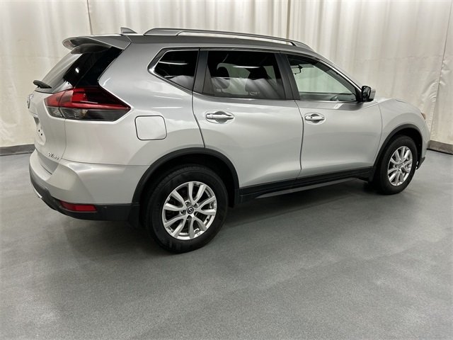 2018 Nissan Rogue SV photo 4