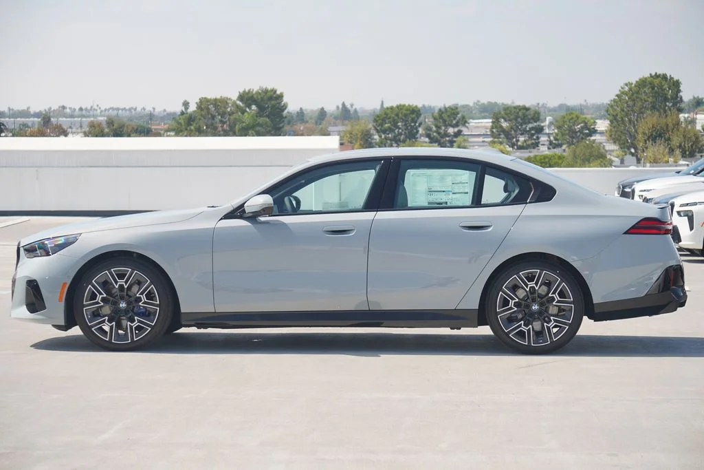 Used 2026 Gray BMW 530i image 4