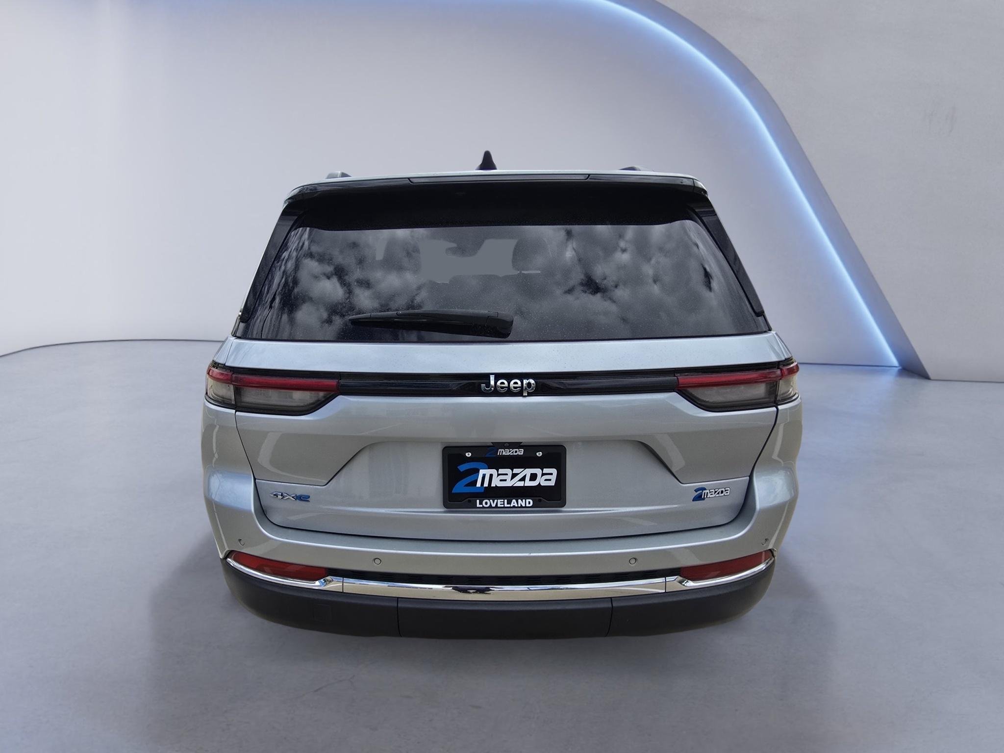 Used 2023 Silver Zynith Jeep 4xe image 4