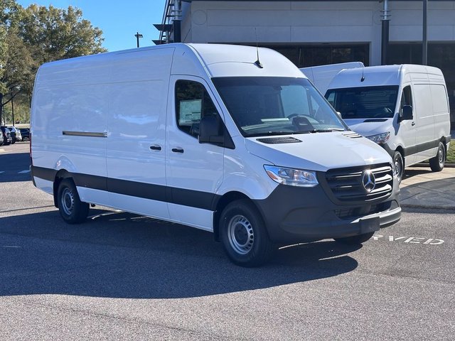 2026 Mercedes-Benz Sprinter 2500 Cargo 170 WB
