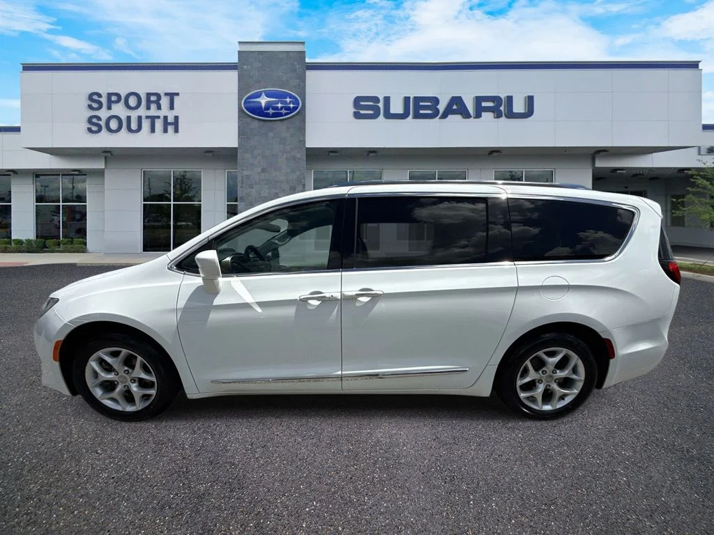 Used 2018 White Chrysler Touring L image 6