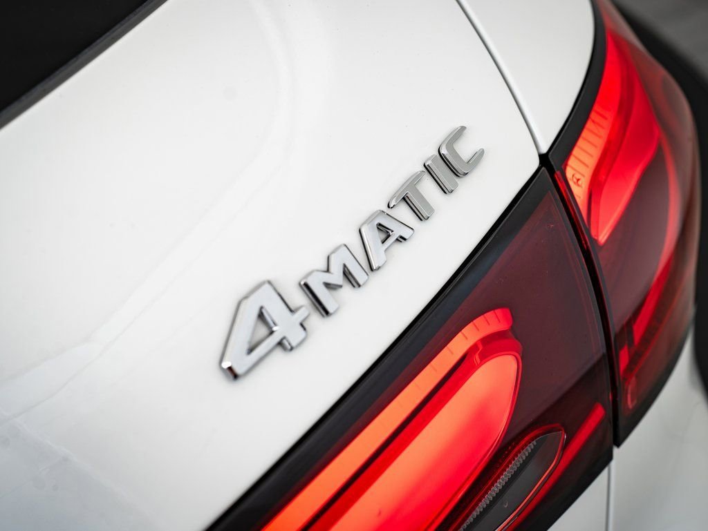 Used 2025 Polar White Mercedes-Benz GLC 300 image 18