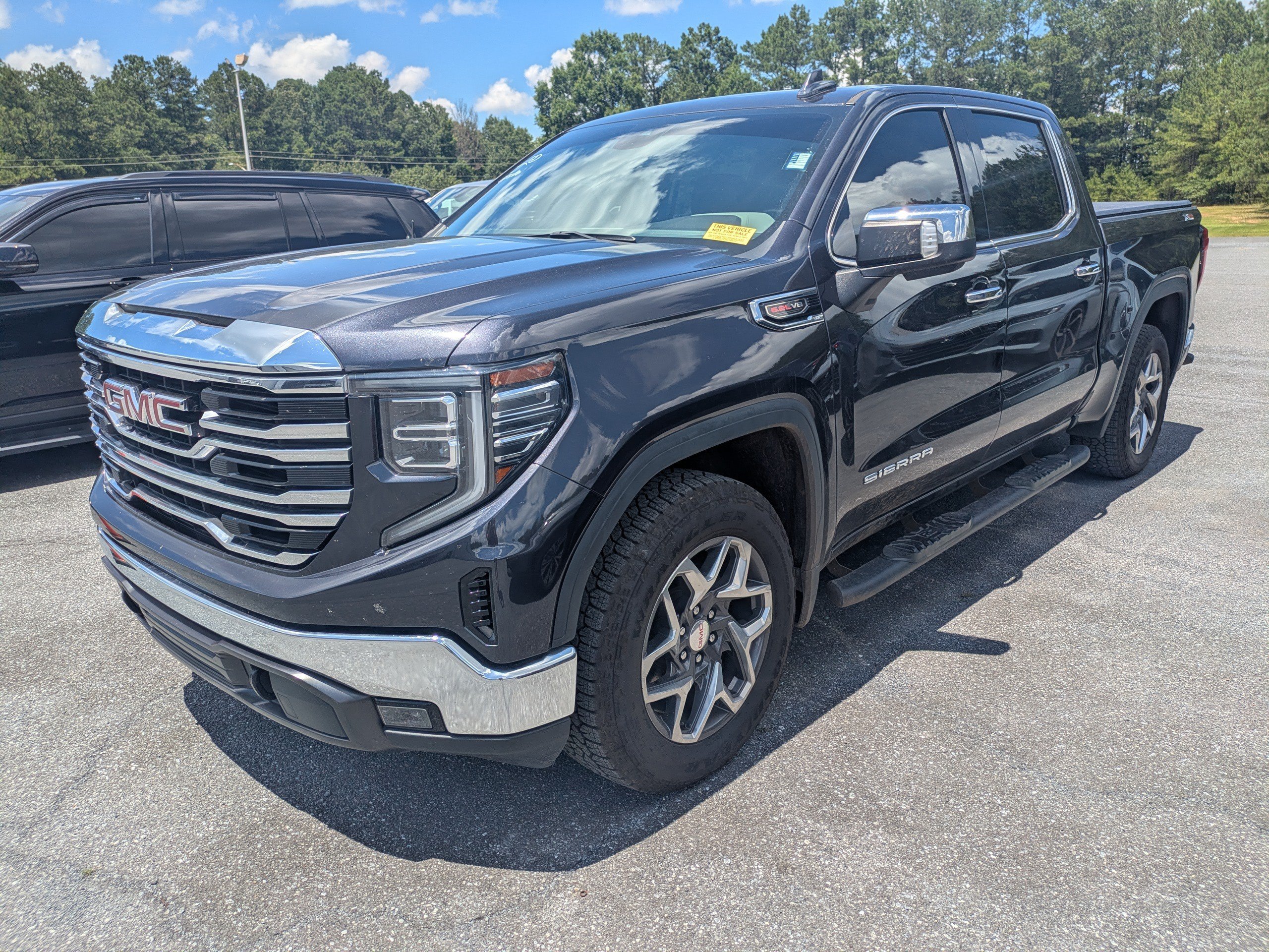 Used 2022 Titanium Rush Metallic GMC SLT image 3