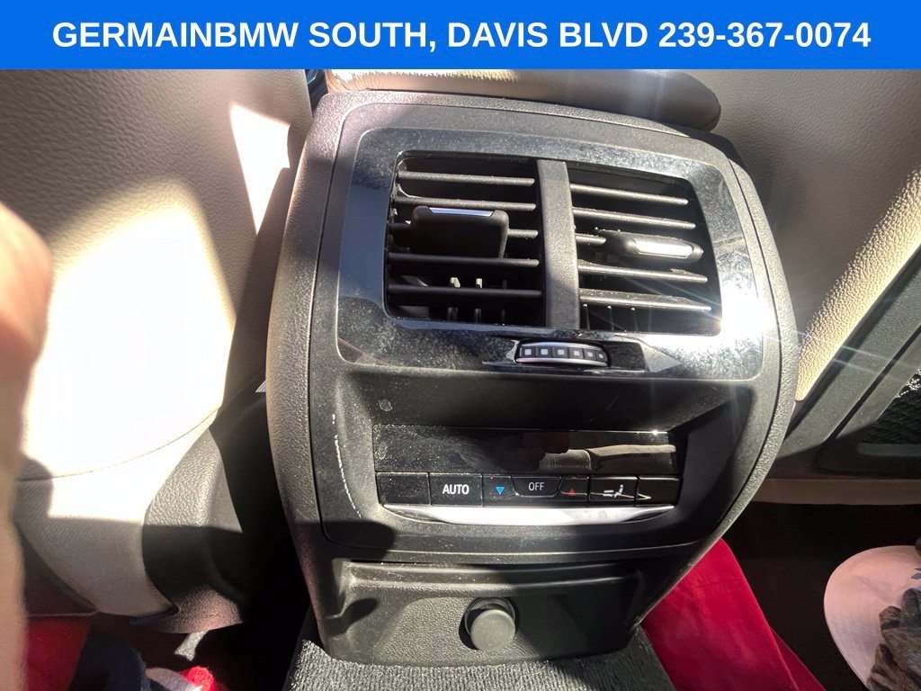 Used 2019 Alpine White BMW M40i image 22