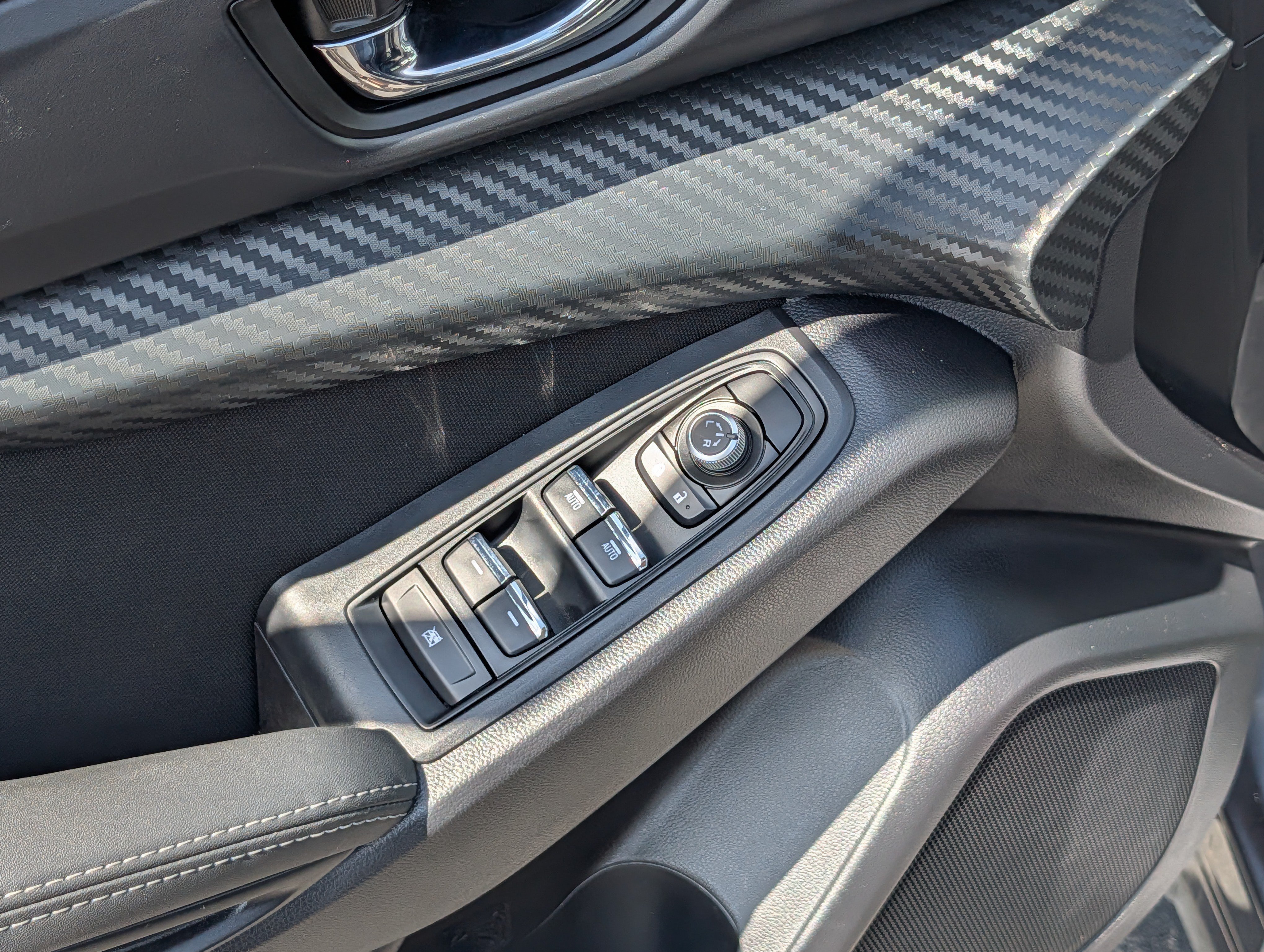 Used 2025 Magnetite Gray Metallic Subaru Premium image 19