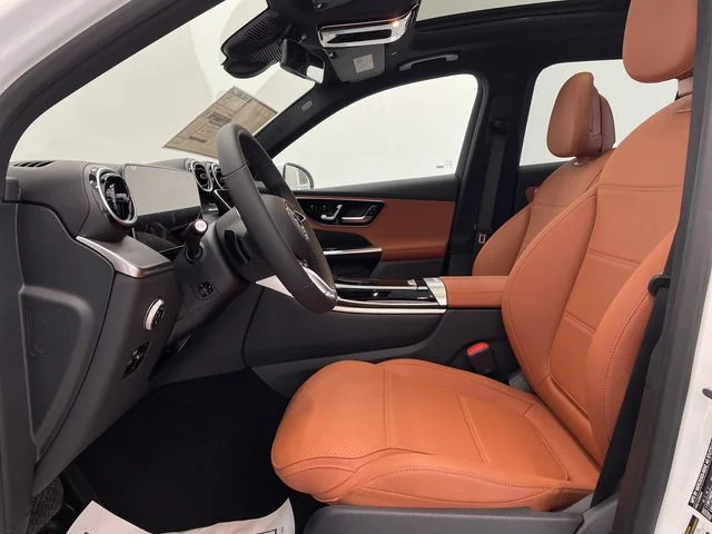 New 2027 White Mercedes-Benz GLC 300 image 18