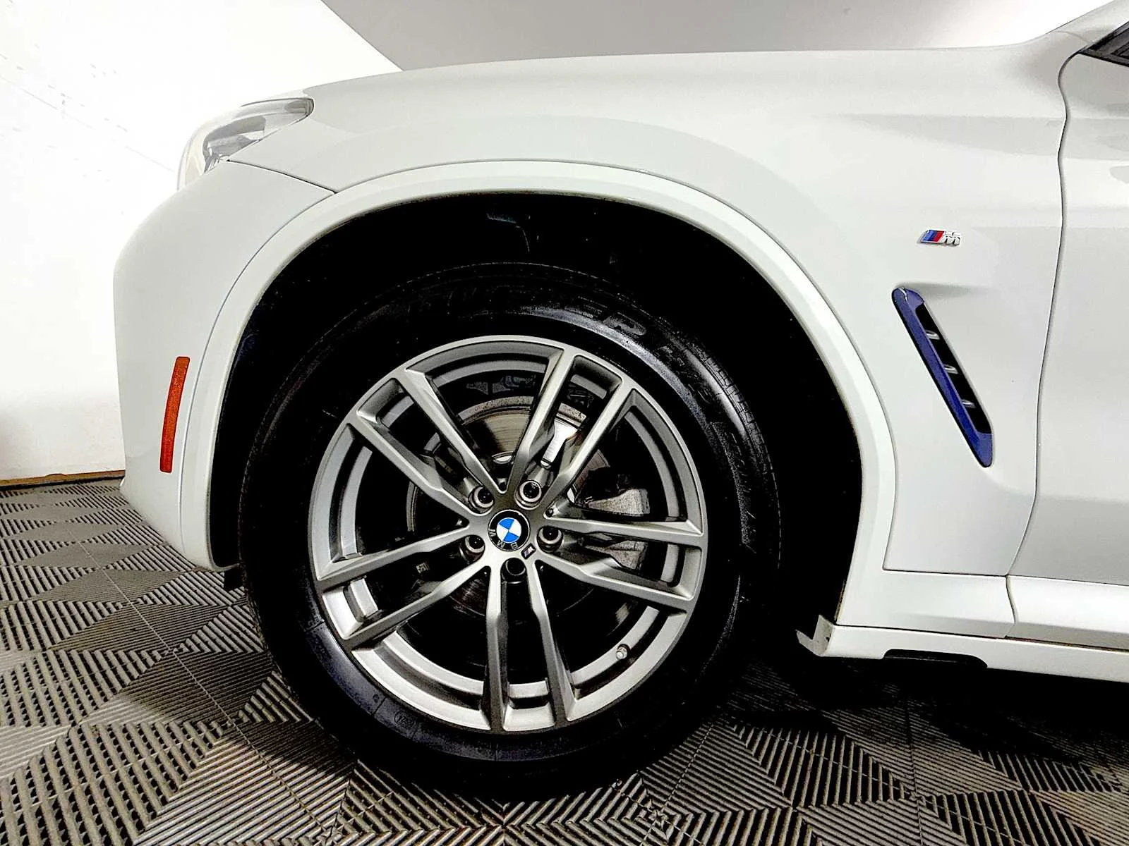 Used 2019 Alpine White BMW xDrive30i image 8