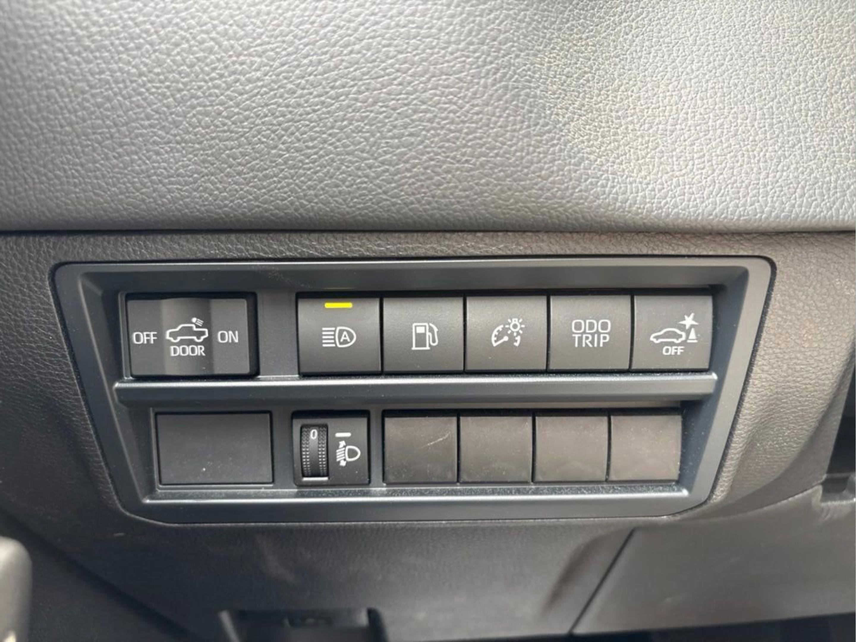 2025 Toyota Tundra Limited - Photo 15
