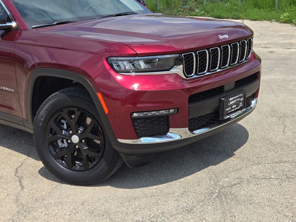 Used 2023 Red Jeep Limited image 2