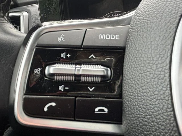 Used 2023 Aruba Green Kia X-Line S image 11