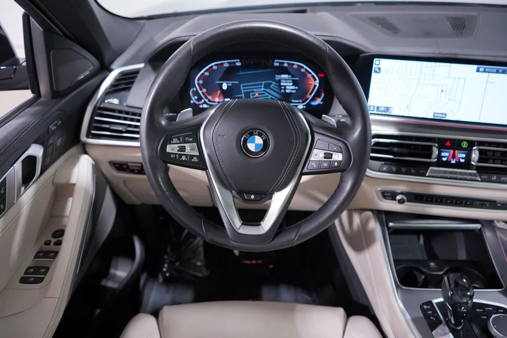 Used 2021 Dark Graphite BMW xDrive40i image 10