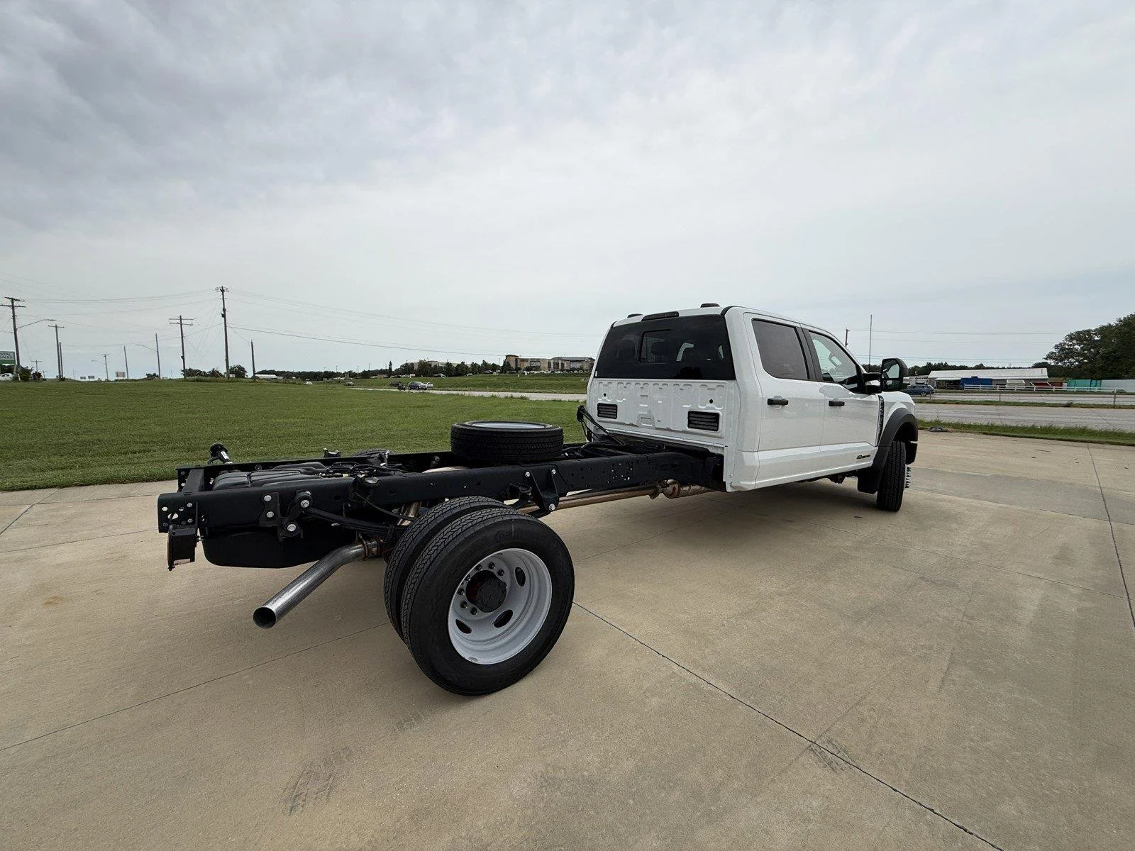 2026 Ford F-450 Super Duty Chassis Cab XL - Photo 10