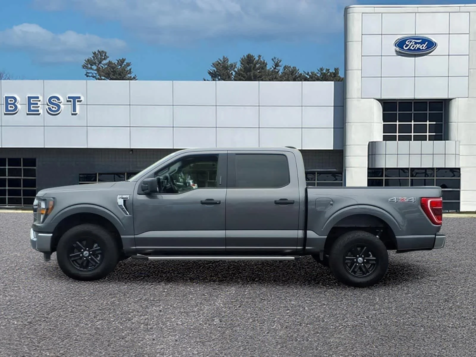 Used 2023 Carbonized Gray Metallic Ford XLT image 4