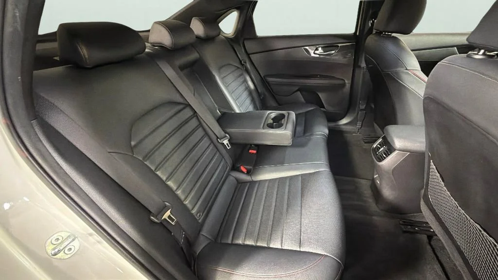 Used 2023 White Kia GT Manual image 30