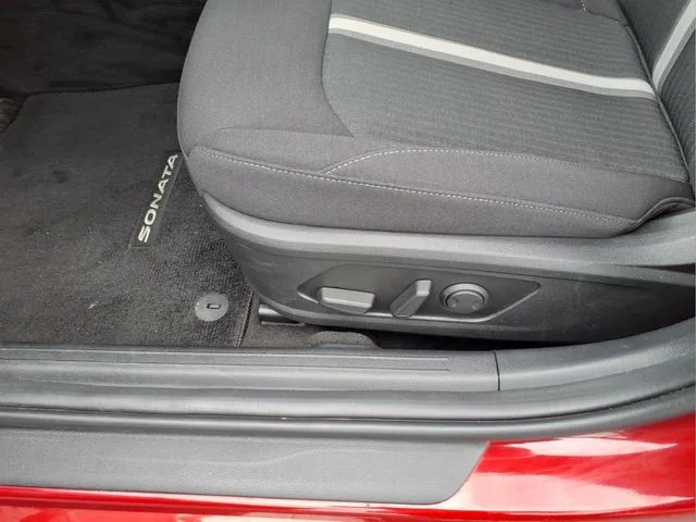 Used 2023 Red Hyundai SEL image 15