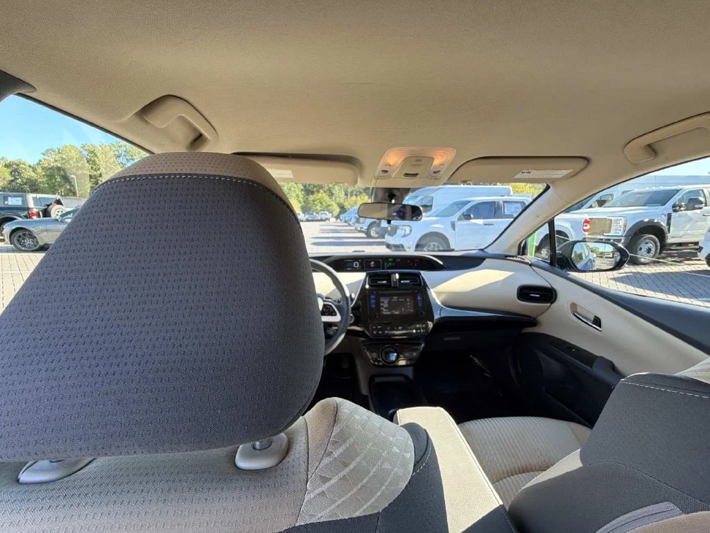 Used 2018 Blue Toyota Two image 12