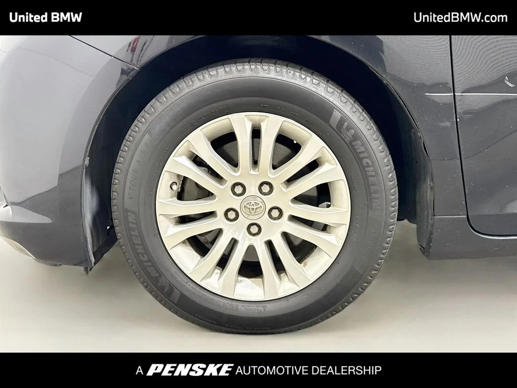Used 2015 Toyota Sienna XLE with VIN 5TDYK3DC5FS630332 for sale in Roswell, GA