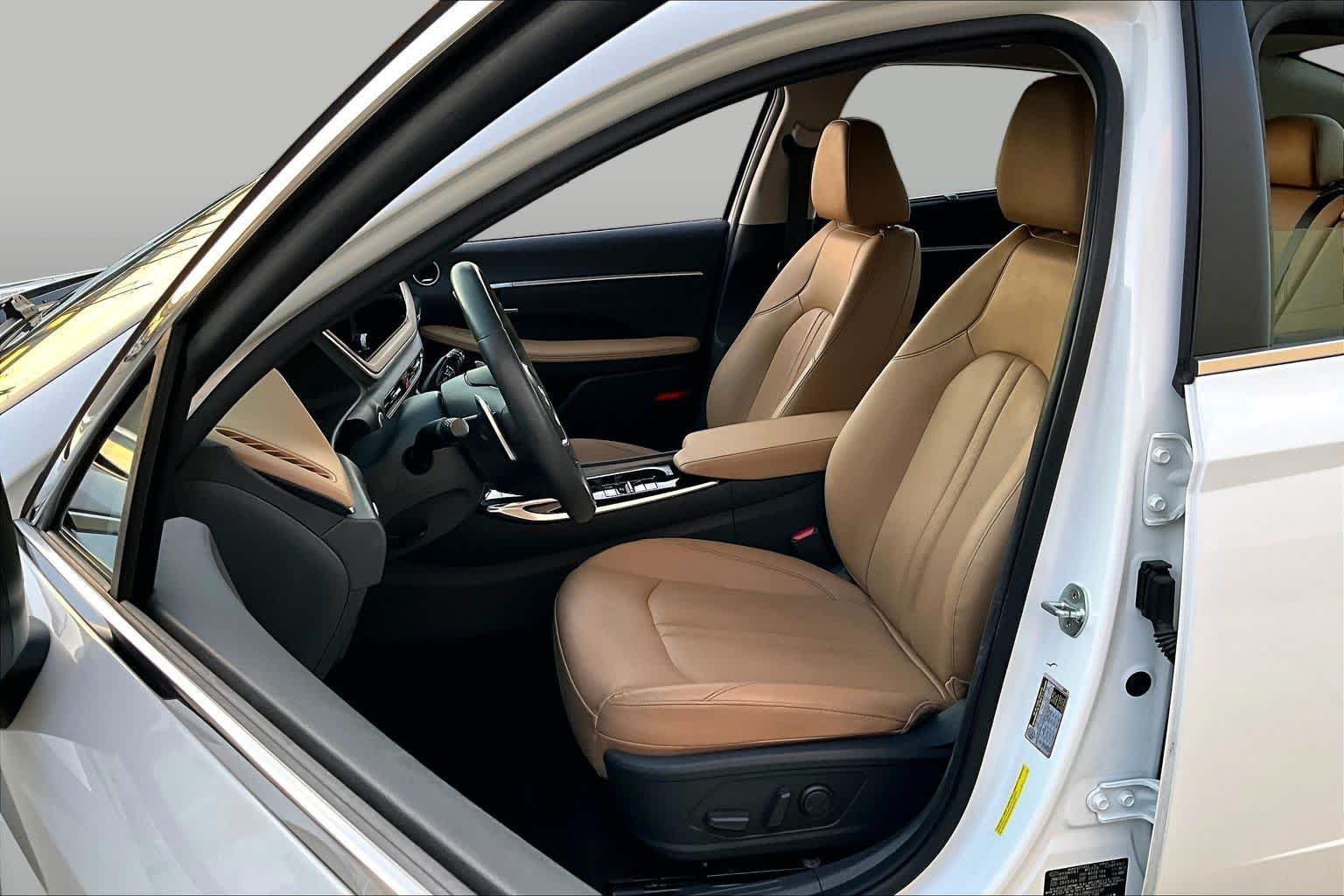 Used 2021 Hyper White Hyundai Limited image 7