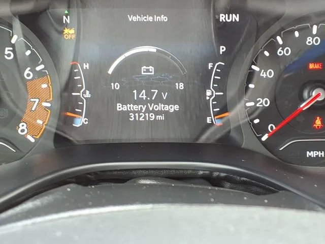 Used 2024  Jeep Limited image 29