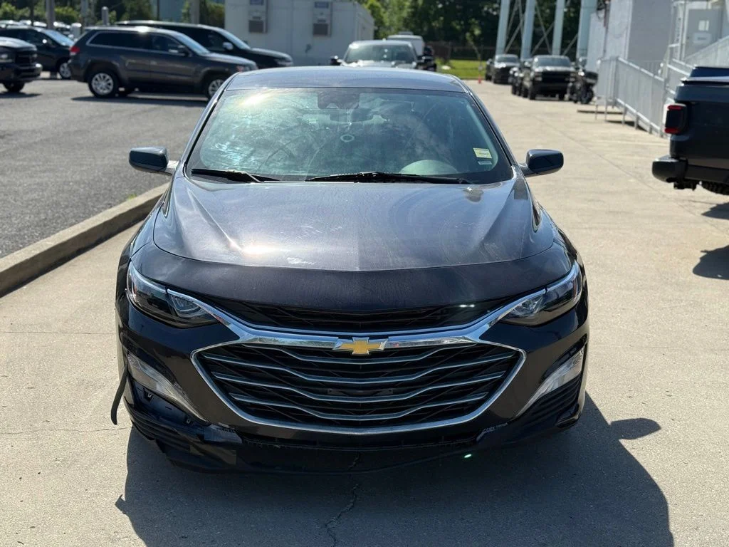 Used 2023 Gray Chevrolet LT image 3