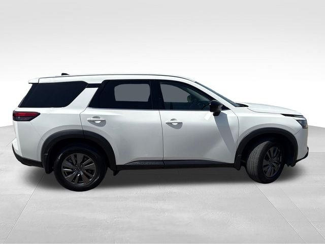 Used 2025 White Nissan S image 9