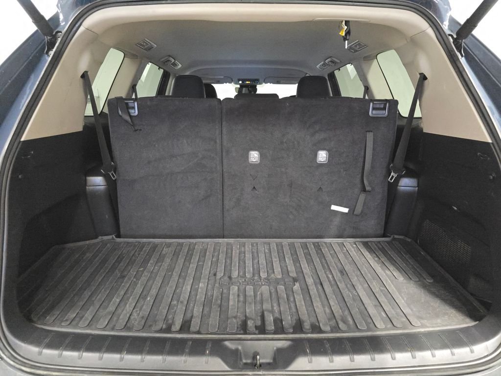 Used 2024 White Toyota XLE image 21