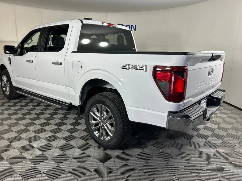 New 2026 Oxford White Ford XLT image 9