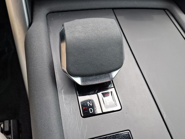 Used 2023 Santorini Black Land Rover Metropolitan Edition image 15
