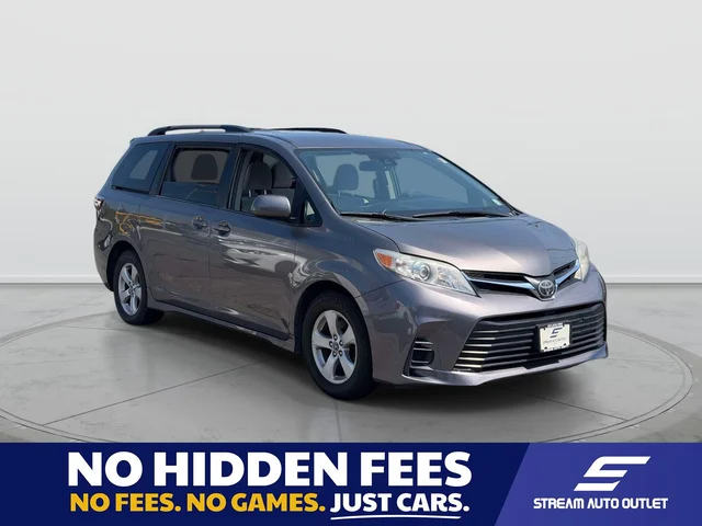 Pre-Owned 2018 Toyota Sienna LE